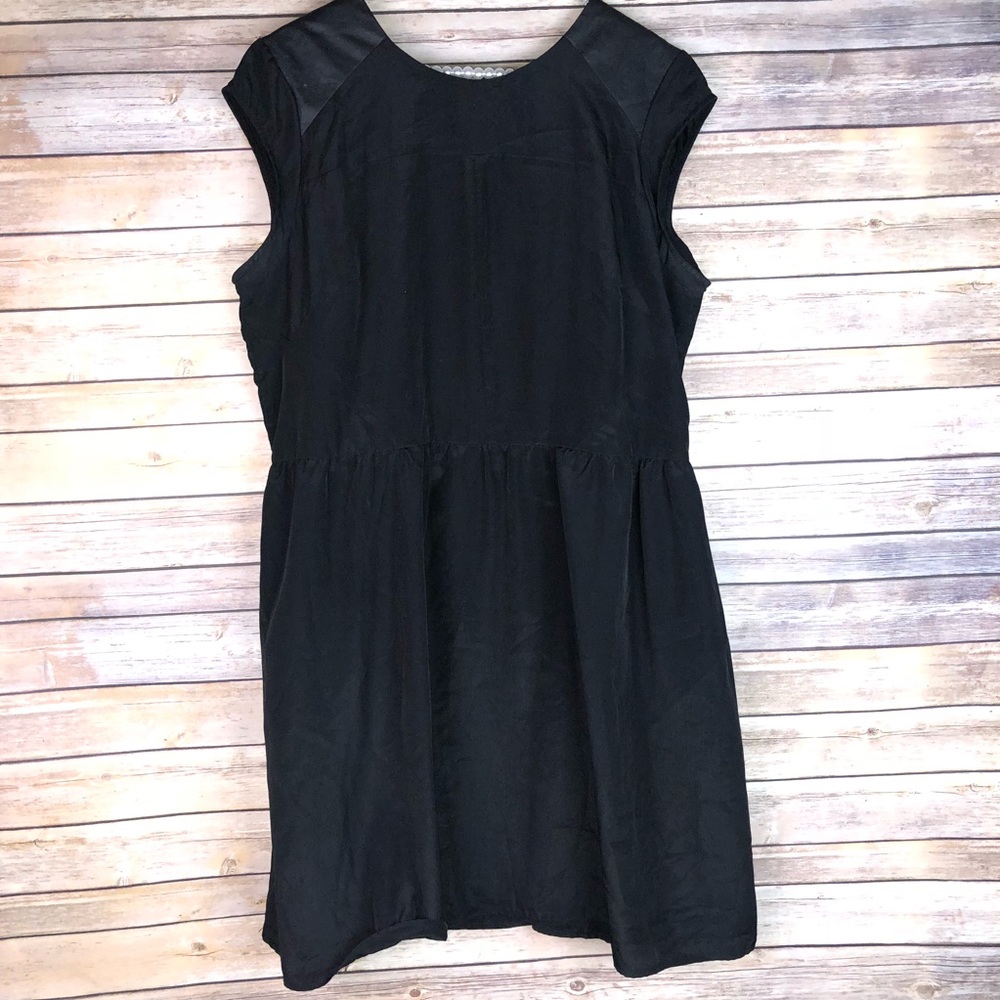 Plus size xxl dress with faux leather details